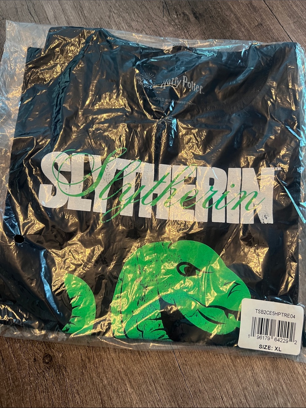 Harry Potter Slytherin Graphic Tee - Black & Green